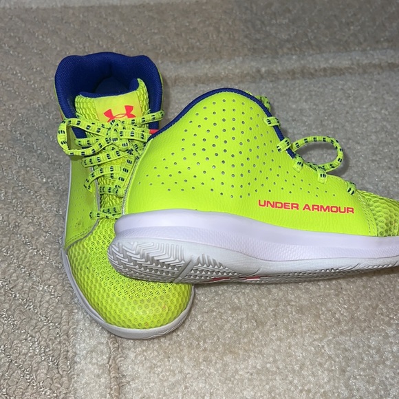 Under Armour  sneakers size 1.5 - Picture 3 of 4